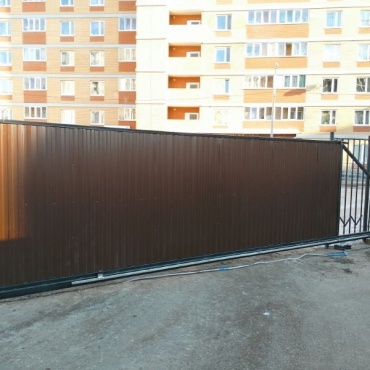 Промышленные откатные ворота из профлиста 3900x2400